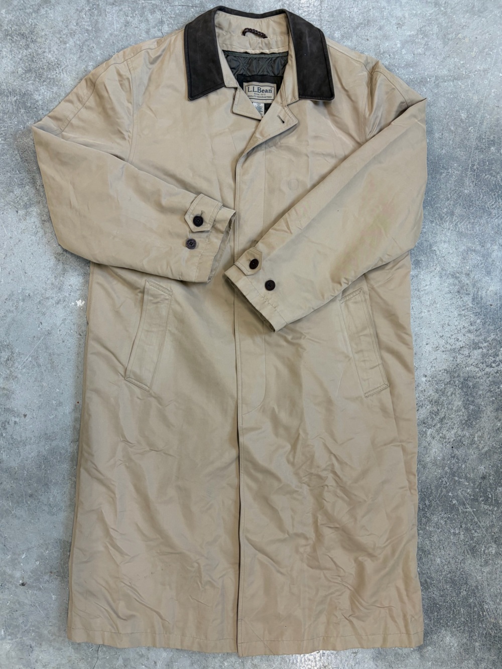 Vintage L.L. Bean Men's Tan Trench Coat with Button Cuffs